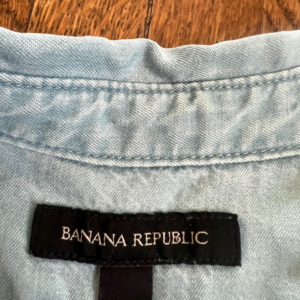 Banana Republic Light Wash Button Up Denim Dress Womens Size 4 - Picture 3 of 4